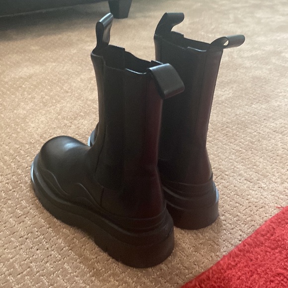 Men’s Bottega Boots - Picture 4 of 7